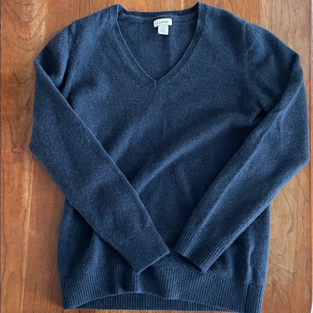 L.L. Bean Women's small 100% cashmere Dark Blue V-Neck Sweater